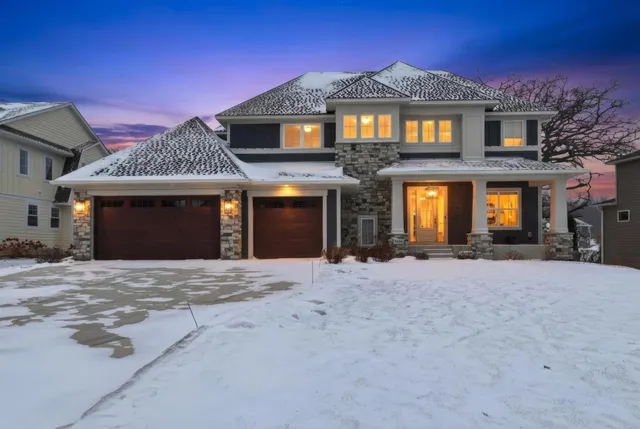 $1,800,000 | 5840 Prestwick Court, Excelsior, MN 55331