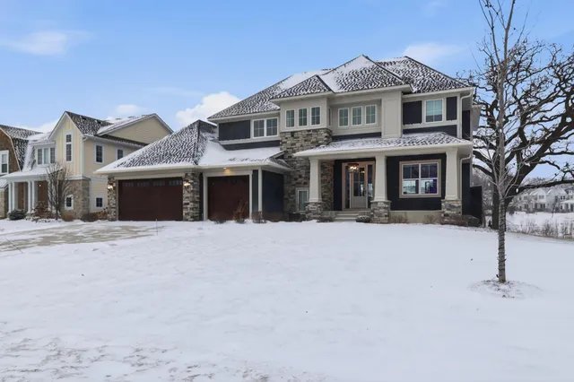 $1,800,000 | 5840 Prestwick Court, Excelsior, MN 55331