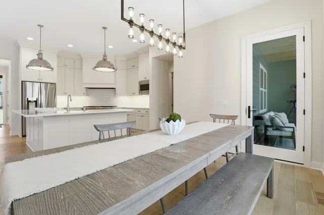 $1,800,000 | 5840 Prestwick Court, Excelsior, MN 55331