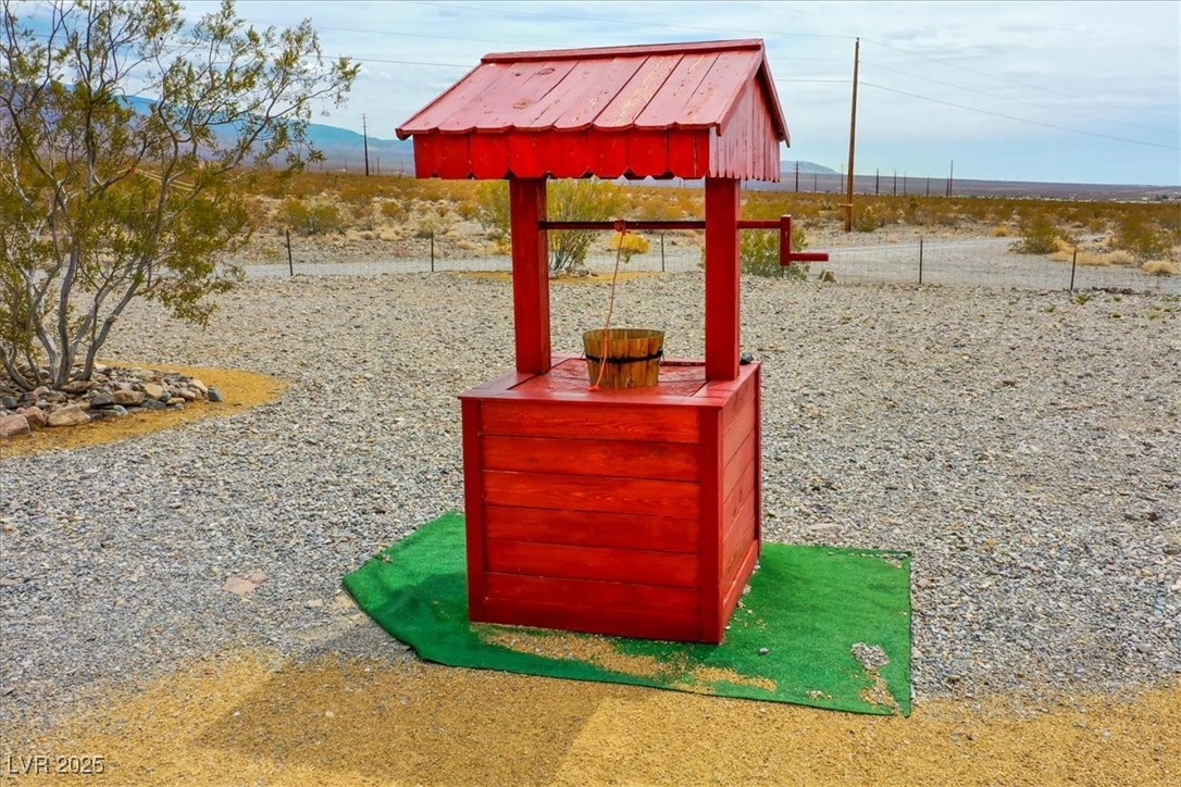 520 Burt Street Pahrump, NV 89060 - Photo 37 of 99 Exterior view of a mountainous background