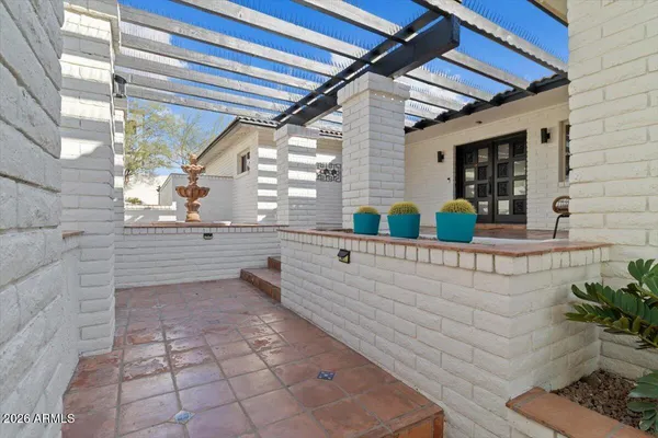 $1,650,000 | 15615 North 8th Place, Phoenix, AZ 85022