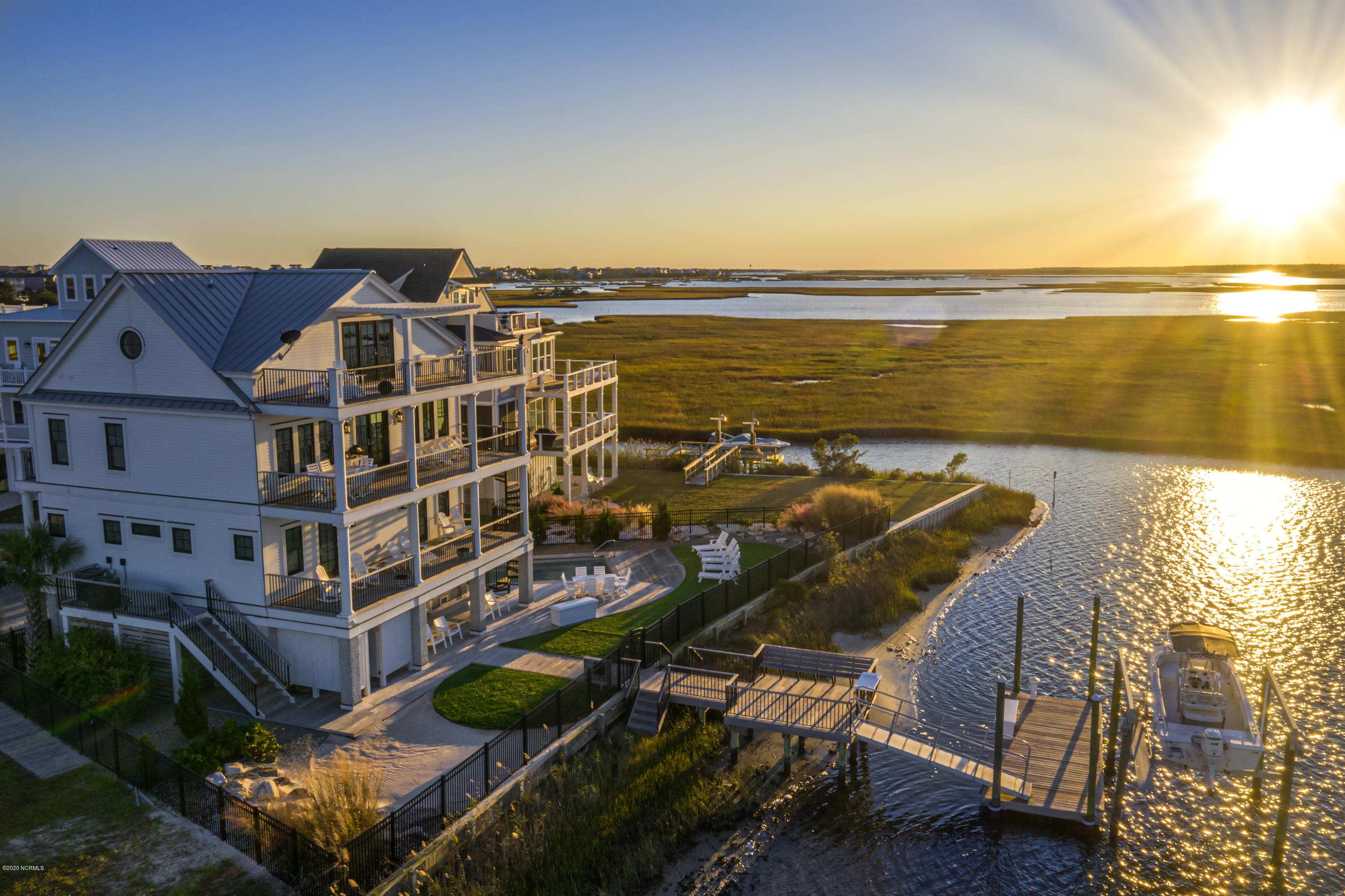 180 Atkinson Road Surf City, NC 28445 - Photo 4 of 44 180 Atkinson Rd (4)