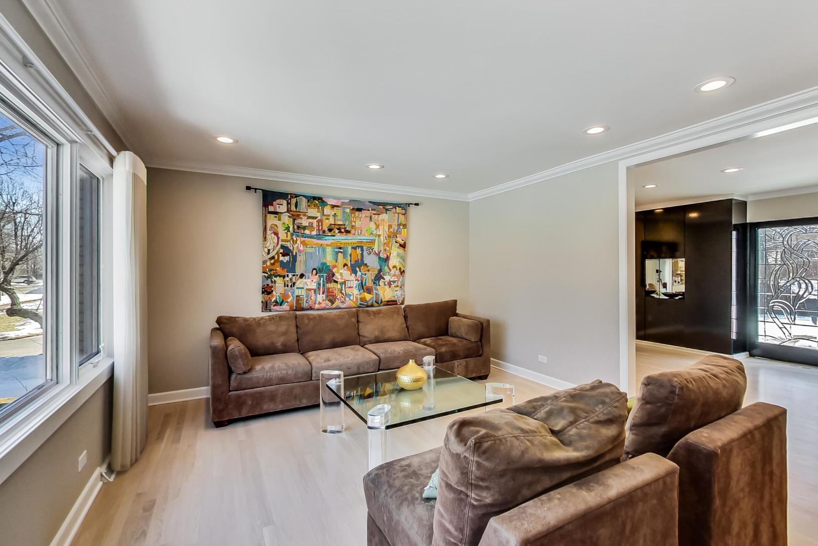 1846 Smith Road Northbrook, IL 60062 - Photo 3 of 58 a living room with furniture and a large window