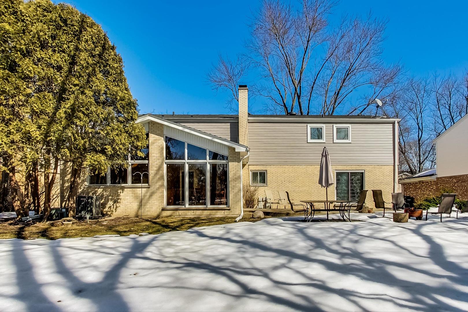 1846 Smith Road Northbrook, IL 60062 - Photo 47 of 58 a view of a house with a patio