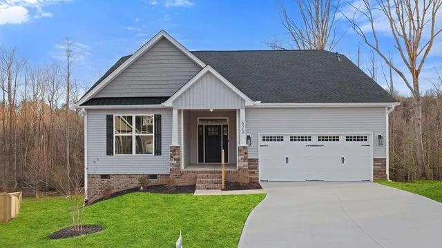 $364,500 | 620 Forden Drive, Wellford, SC 29385