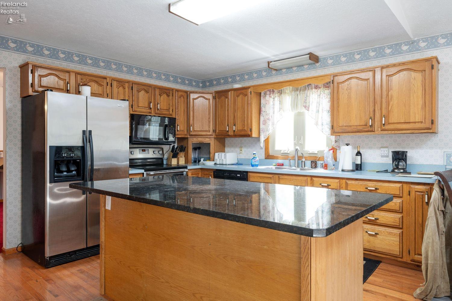 13904 Kneisel Road Vermilion, OH 44089 - Photo 11 of 41 Gallery Image 11