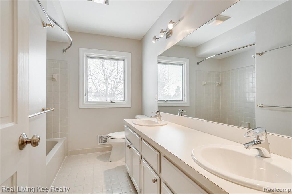 3473 Summit Ridge Drive Rochester Hills, MI 48306 - Photo 39 of 56