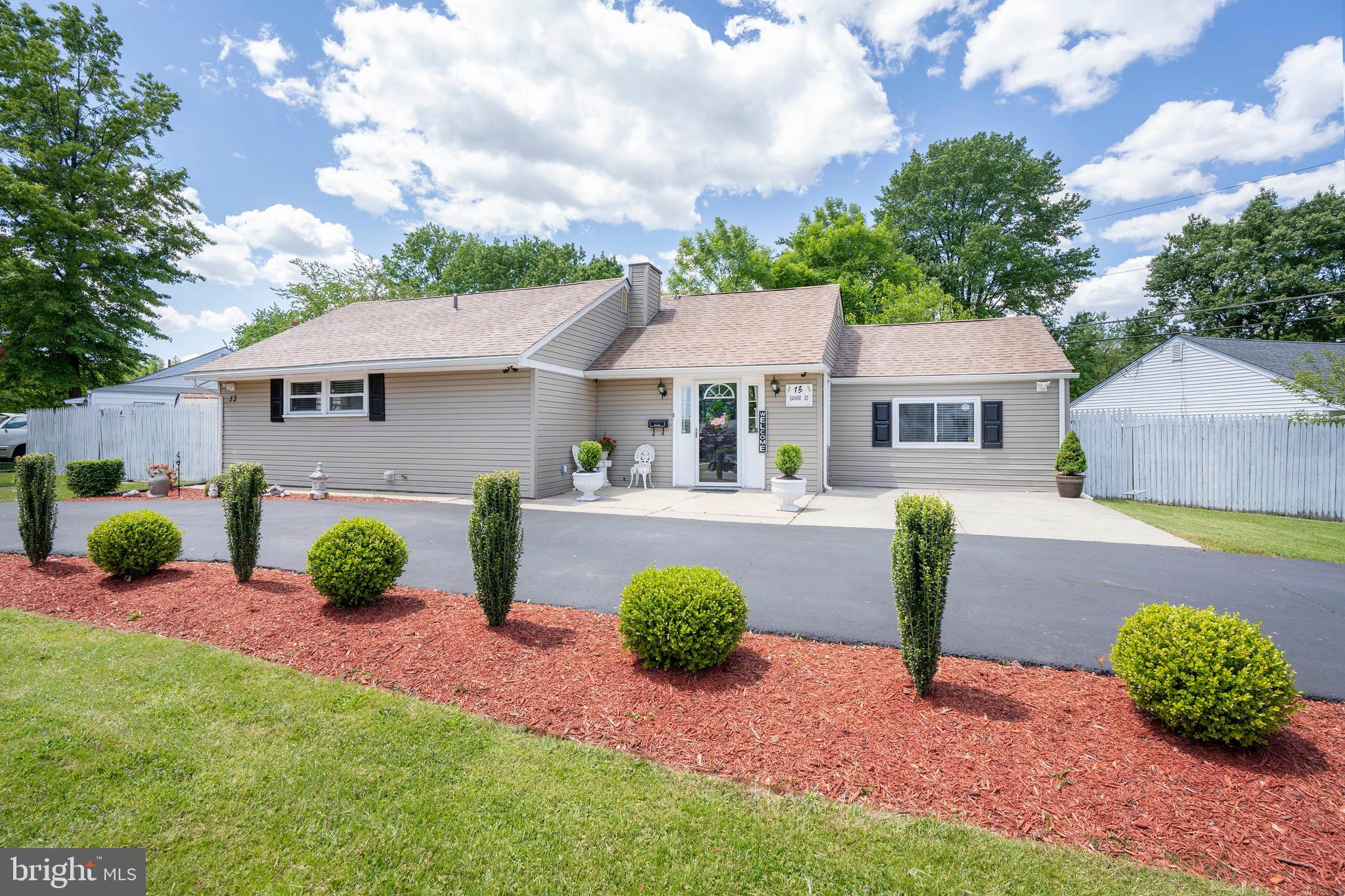 13 Gainor Road New Castle, DE 19720 - Photo 2 of 22 Gallery Image 2