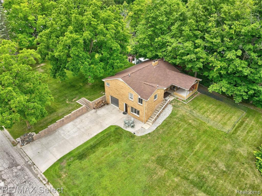 7303 East River Road Flushing, MI 48433 - Photo 4 of 30