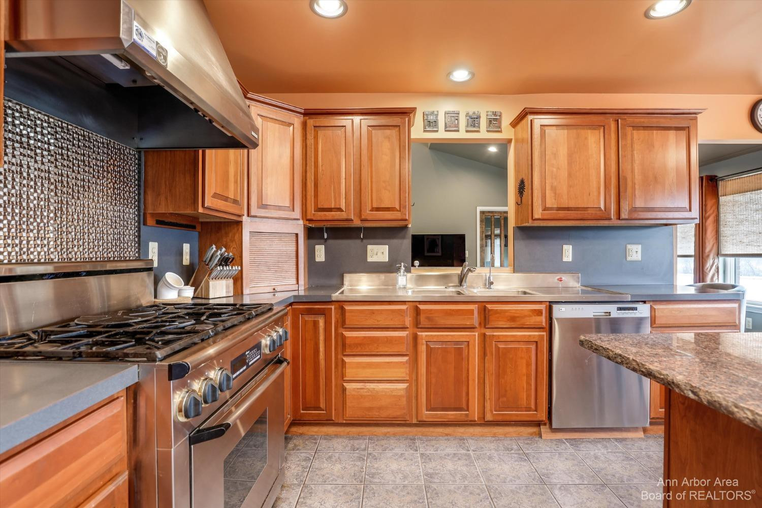 5555 Tower Road Plymouth, MI 48170 - Photo 13 of 55 Photo 13