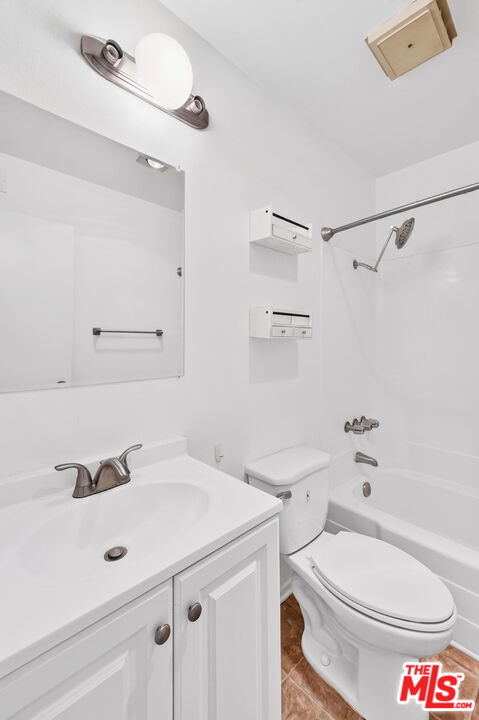 19221 Sherman Way, Unit 40 Reseda, CA 91335 - Photo 21 of 39