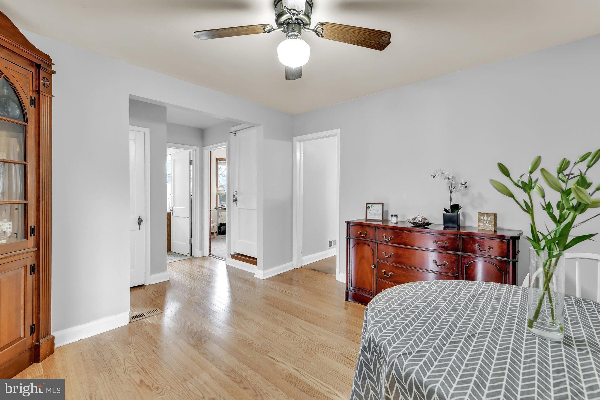 3030 Parktowne Road Baltimore, MD 21234 - Photo 4 of 20 Open layout for easy entertaining in every room