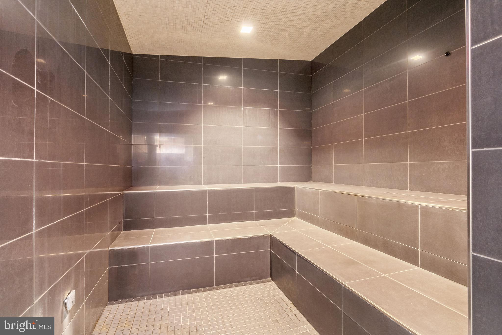 210 West Rittenhouse Square, Unit 21062107 Philadelphia, PA 19103 - Photo 69 of 74 a bathroom with a bathtub
