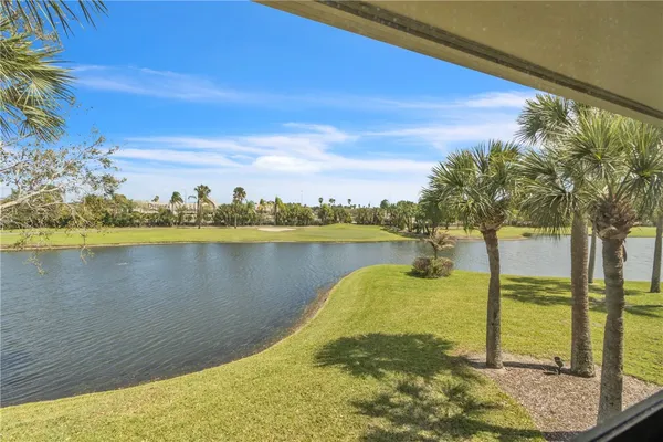 $238,000 | 38 Plantation Drive, Unit 201, Vero Beach, FL 32966