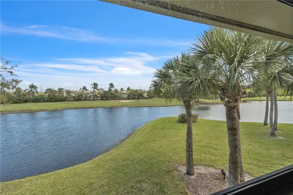 $238,000 | 38 Plantation Drive, Unit 201, Vero Beach, FL 32966