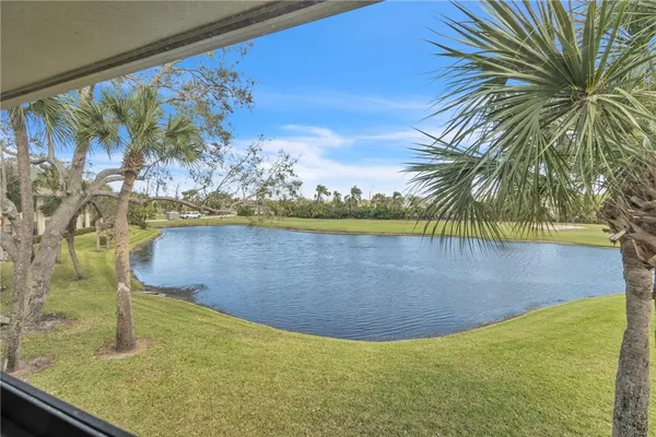 $238,000 | 38 Plantation Drive, Unit 201, Vero Beach, FL 32966