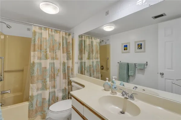 $238,000 | 38 Plantation Drive, Unit 201, Vero Beach, FL 32966