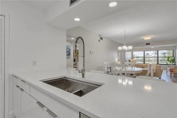 $238,000 | 38 Plantation Drive, Unit 201, Vero Beach, FL 32966