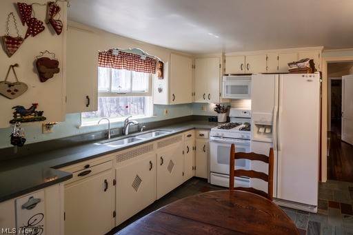 486 East Garfield Road Aurora, OH 44202 - Photo 7 of 29 A very charming kitchen with space for a small table
