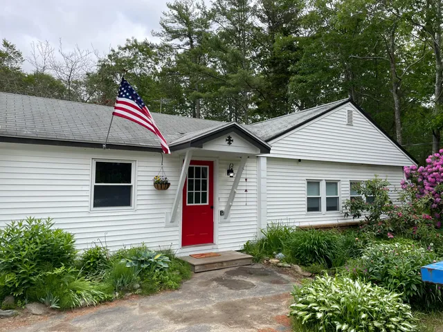 $399,000 | 494 Wiscasset Road, Boothbay, ME 04537