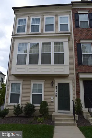 $2,800 | 22520 Phillips Street, Unit 401, Clarksburg, MD 20871