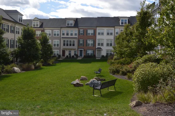 $2,800 | 22520 Phillips Street, Unit 401, Clarksburg, MD 20871