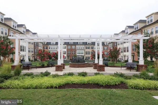 $2,800 | 22520 Phillips Street, Unit 401, Clarksburg, MD 20871