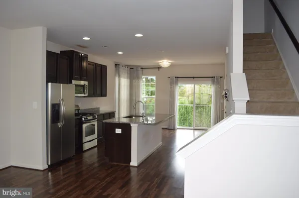 $2,800 | 22520 Phillips Street, Unit 401, Clarksburg, MD 20871