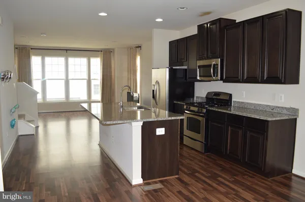 $2,800 | 22520 Phillips Street, Unit 401, Clarksburg, MD 20871