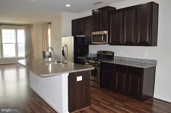$2,800 | 22520 Phillips Street, Unit 401, Clarksburg, MD 20871