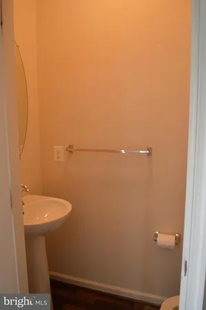 $2,800 | 22520 Phillips Street, Unit 401, Clarksburg, MD 20871