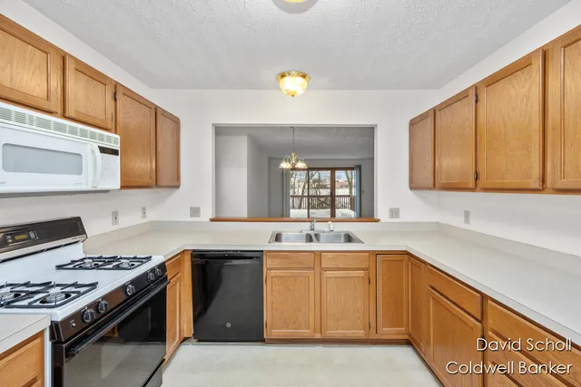 $314,900 | 3058 Windcrest Way Northeast, Grand Rapids, MI 49525