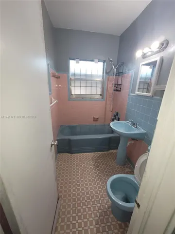 $975,000 | 1300 Marseille Drive, Miami Beach, FL 33141