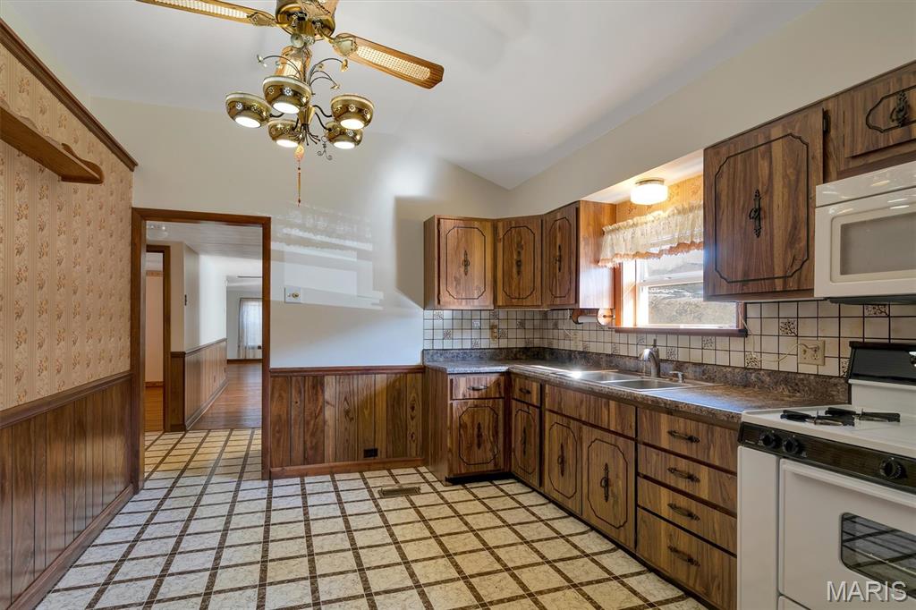 4925 State Rte 30 House Springs, MO 63051 - Photo 16 of 25