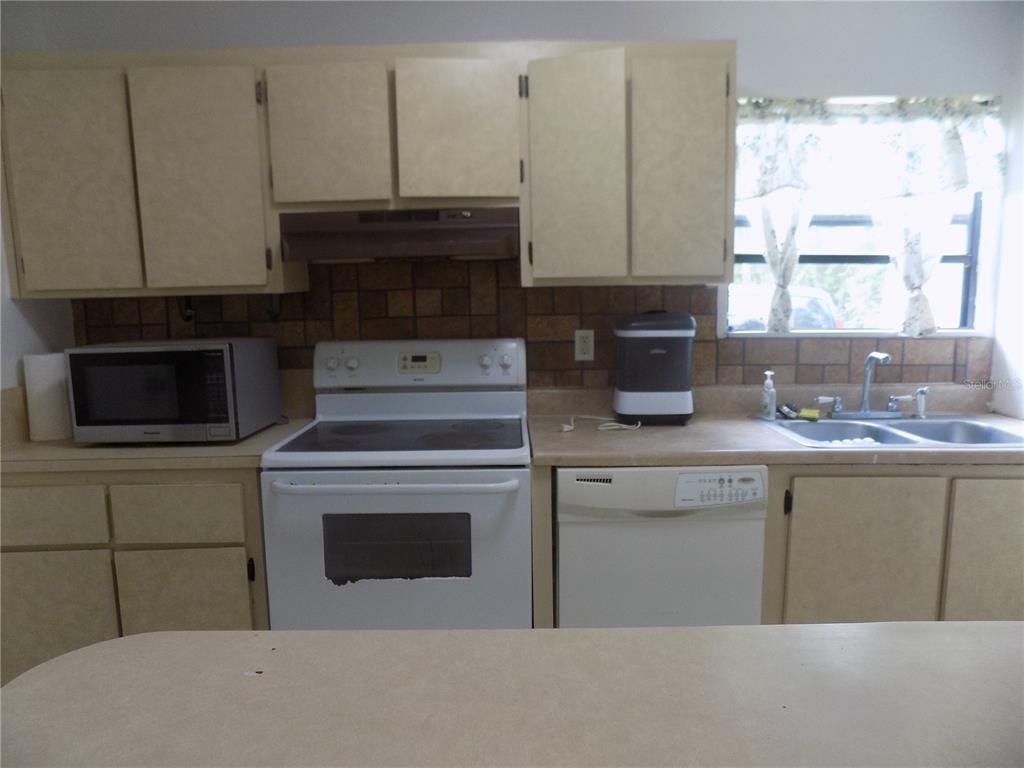 2811 Southwest Archer Road, Unit X 201 Gainesville, FL 32608 - Photo 12 of 37