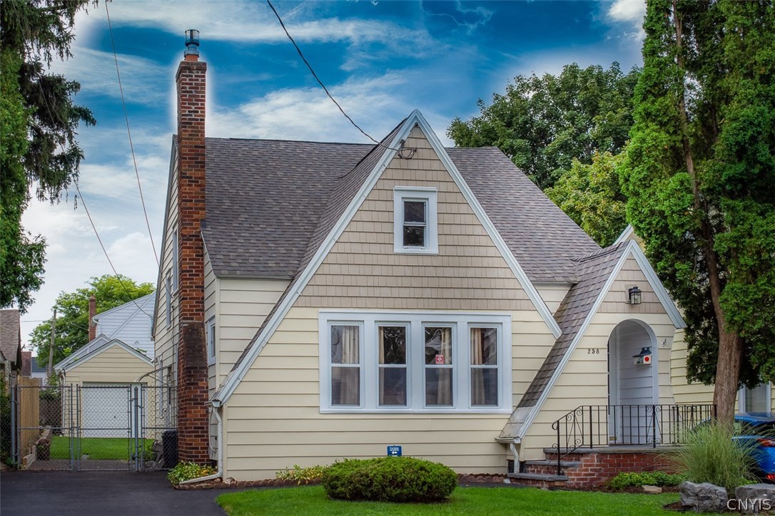 258 Roxbury Road Syracuse, NY 13206 - Photo 1 of 1 Welcome to this pristine Arlington home nestled on