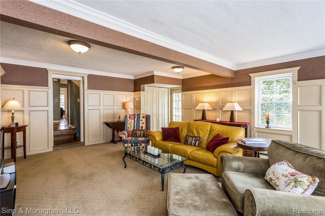 214 Merriweather Road Grosse Pointe, MI 48236 - Photo 20 of 85 023-Garden_Room-4152975-medium.jpg