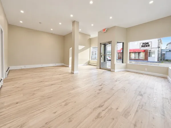 $2,200 | 1653 Acushnet Avenue, Unit 1, New Bedford, MA 02746