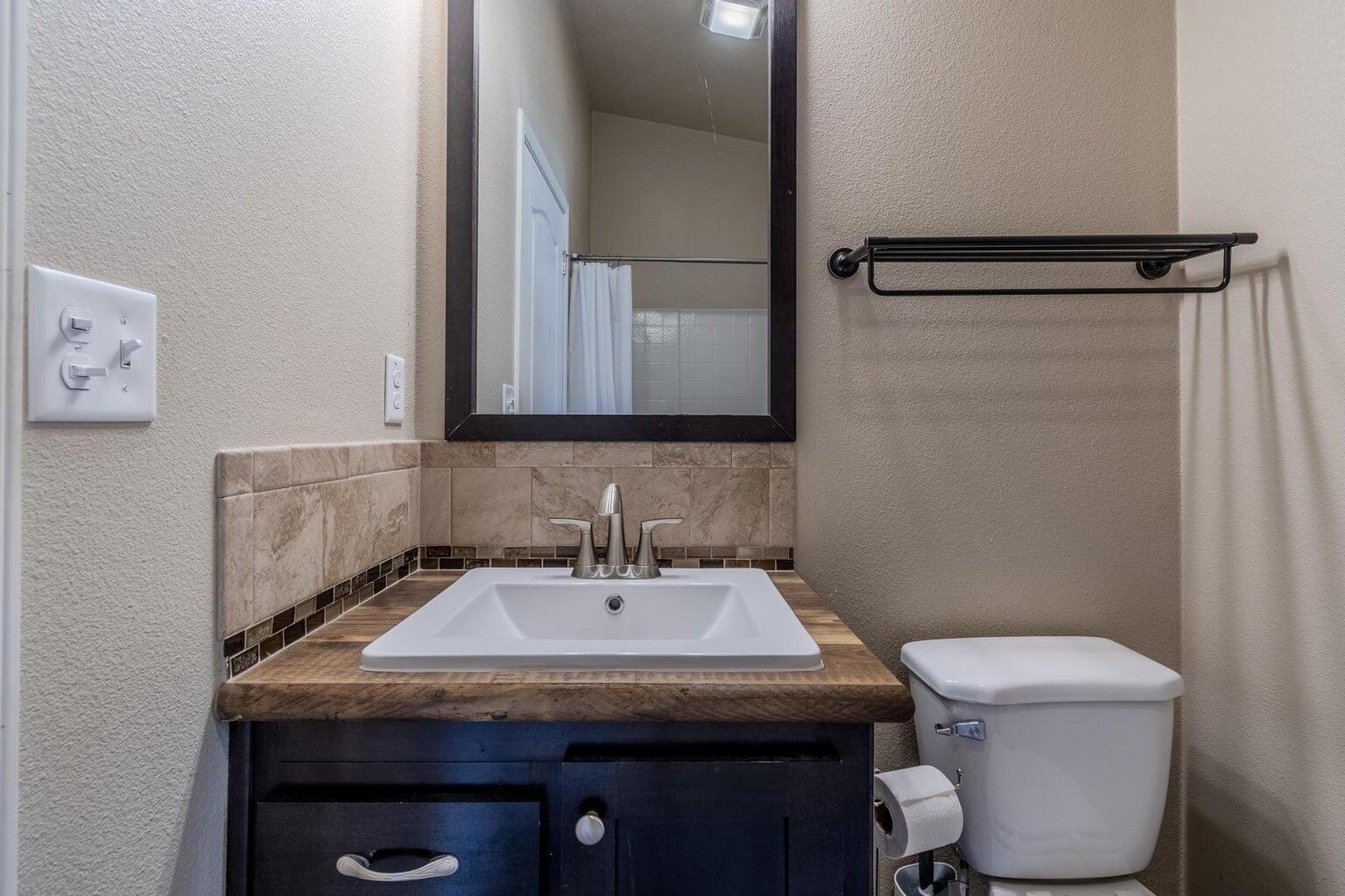 95 Truck Road Butte Falls, OR 97522 - Photo 22 of 25 Guest Bath
