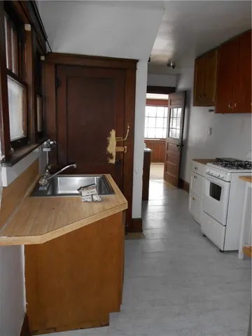 $900 | 707 Southport Street, Elmira, NY 14904