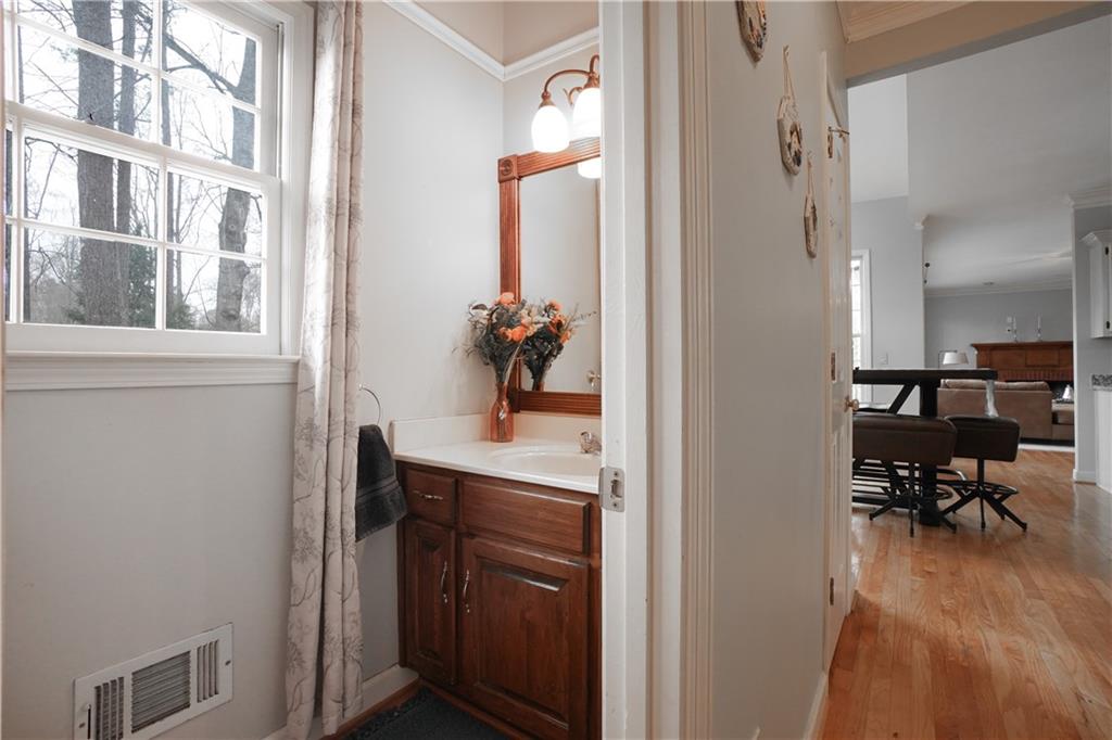 2275 Shore View Way Northwest Suwanee, GA 30024 - Photo 12 of 37