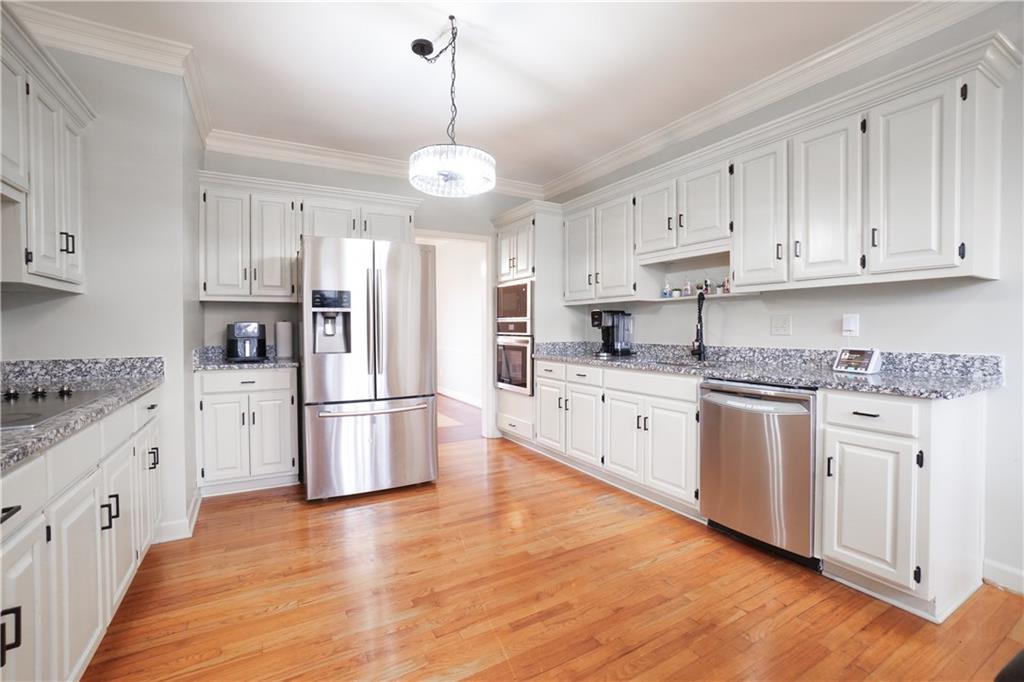 2275 Shore View Way Northwest Suwanee, GA 30024 - Photo 13 of 37