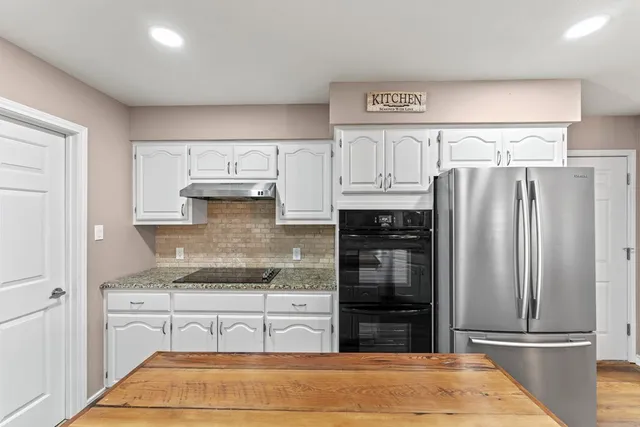 $2,800 | 117 Holly Hill Drive, Ingram, TX 78025