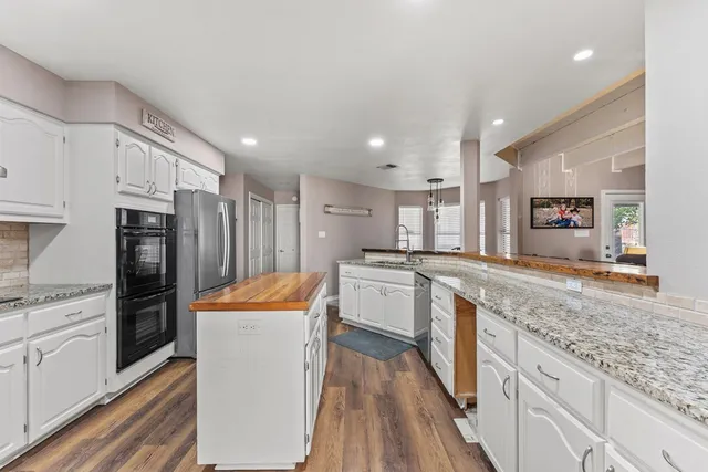 $2,800 | 117 Holly Hill Drive, Ingram, TX 78025