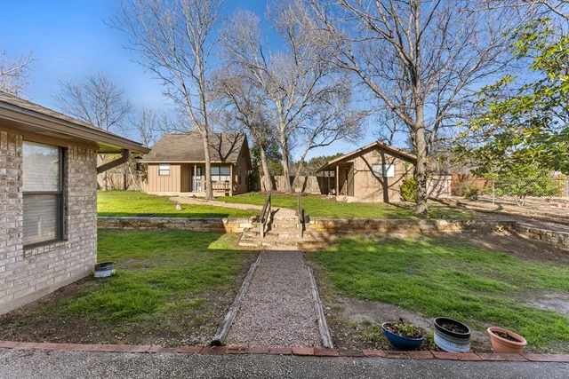 $2,800 | 117 Holly Hill Drive, Ingram, TX 78025