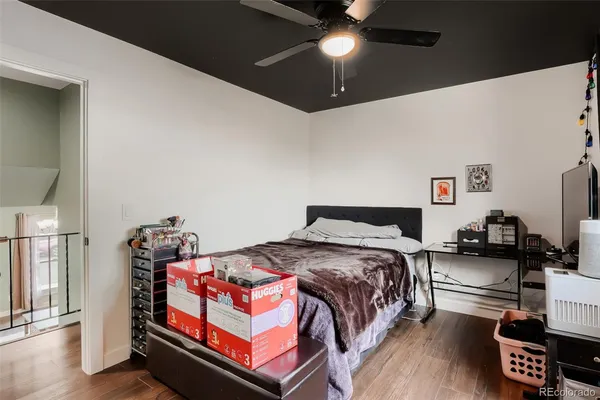 a bed room with a bed and a closet