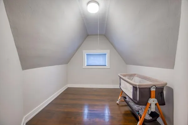 $1,900 | 702 Jackson Street, Aurora, IL 60505