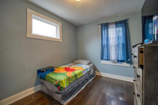 $1,900 | 702 Jackson Street, Aurora, IL 60505