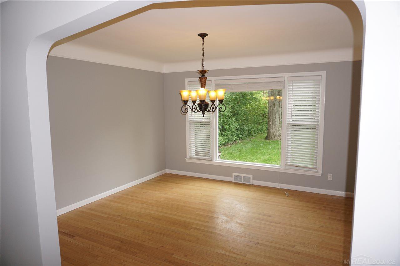 1913 Severn Road Grosse Pointe Woods, MI 48236 - Photo 5 of 24