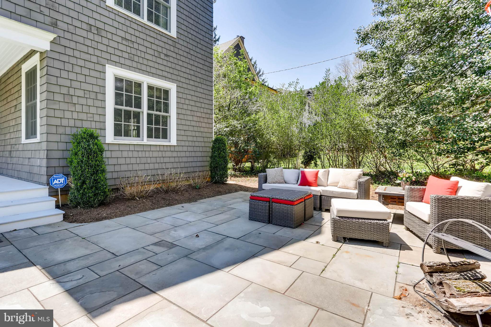 207 Oakdale Road Baltimore, MD 21210 - Photo 28 of 30 a outdoor space with patio couch and chairs